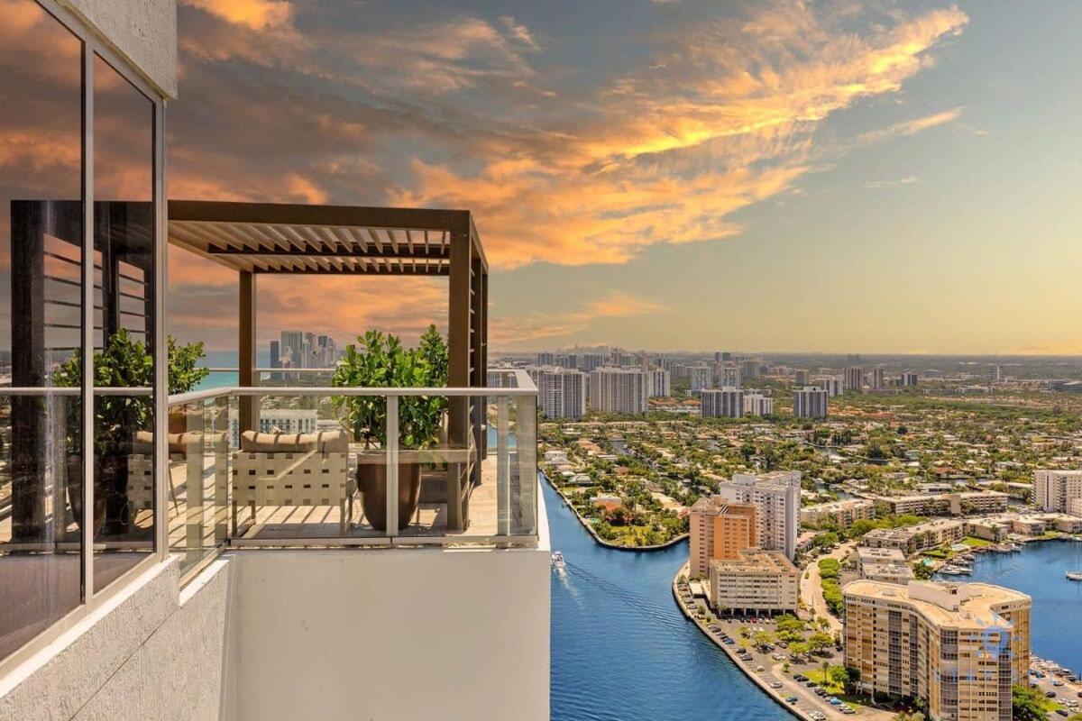 Coastal Relaxation - Parking Included - Amazing Pools Hollywood Exterior foto